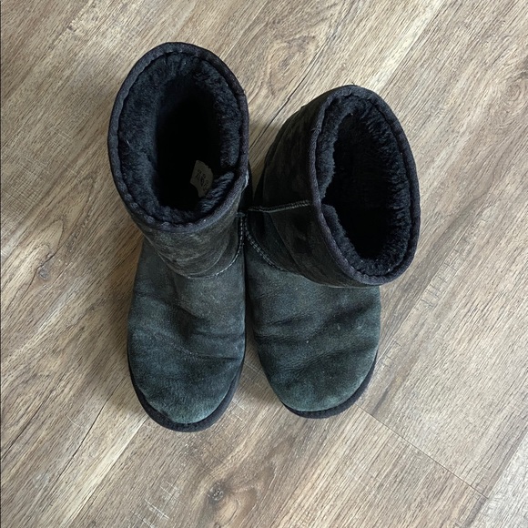 UGG Black Short Suede Shearling Boots - Picture 4 of 7